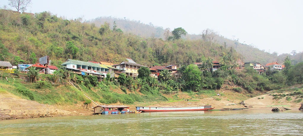 Capture the authentic charm of Pak Beng’s cultural scene